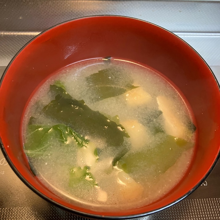ミリーナと厚揚げとワカメのお味噌汁^_^